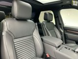 New 2025 Land Rover Discovery S image 5