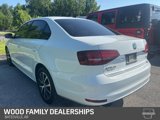 Used 2017 Volkswagen Jetta SE image 4