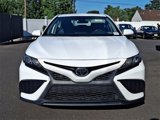 Used 2022 Toyota Camry SE image 2