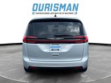 Used 2023 Chrysler Pacifica Touring-L image 5