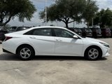 Used 2021 Hyundai Elantra SE image 3