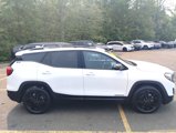 Used 2021 GMC Terrain SLE w/ Driver Convenience Package image 2