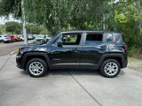 Used 2023 Jeep Renegade Latitude image 2