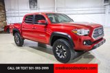 Used 2017 Toyota Tacoma TRD Off-Road image 2