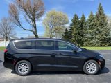 Used 2023 Chrysler Pacifica Touring-L image 2