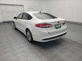 Used 2017 Ford Fusion SE image 5