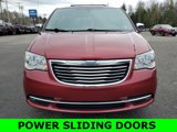 Used 2015 Chrysler Town & Country Touring-L w/ Driver Convenience Group image 3
