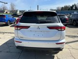 Used 2023 Mitsubishi Outlander ES image 3