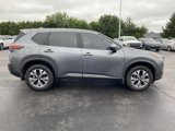 Used 2021 Nissan Rogue SV image 2