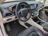 Used 2022 Chrysler Pacifica Limited image 2