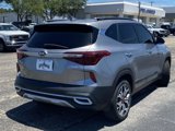 Used 2021 Kia Seltos SX w/ SX Sunroof Package image 3