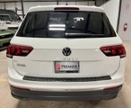 Used 2024 Volkswagen Tiguan SE image 3