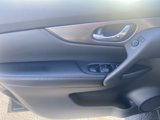 Used 2015 Nissan Rogue SV image 3