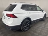 Used 2022 Volkswagen Tiguan SE w/ Panoramic Sunroof Package image 3