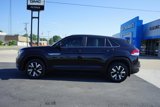 Used 2021 Volkswagen Atlas Cross Sport SE image 2
