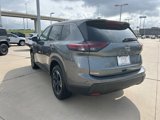 Used 2024 Nissan Rogue SV image 5