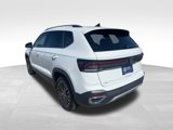Used 2025 Volkswagen Taos SE image 5