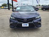 Used 2022 Toyota Camry SE image 2