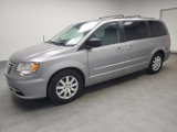 Used 2016 Chrysler Town & Country Touring image 2