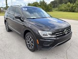 Used 2020 Volkswagen Tiguan SE w/ Panoramic Sunroof Package image 2