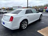 Used 2018 Chrysler 300 Touring w/ Chrome Appearance Package image 5