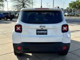 Used 2015 Jeep Renegade Latitude image 3