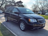 Used 2014 Chrysler Town & Country Touring image 4