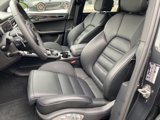 Certified 2025 Porsche Macan image 5