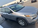 Used 2017 Jeep Cherokee Sport image 4