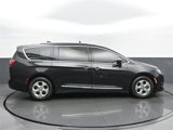 Used 2017 Chrysler Pacifica Touring-L Plus image 6