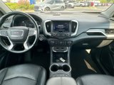 Used 2024 GMC Terrain SLT image 3