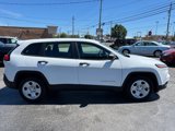 Used 2017 Jeep Cherokee Sport image 5