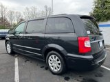 Used 2013 Chrysler Town & Country Touring image 3