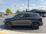 Used 2022 Volkswagen Taos SE w/ Panoramic Sunroof Package image 4