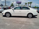 Used 2010 Volkswagen Jetta SE image 3