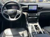 Used 2023 Ford Explorer Limited image 4