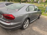 Used 2018 Volkswagen Passat 2.0T R-Line image 4