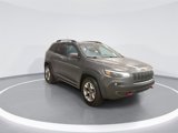 Used 2019 Jeep Cherokee Trailhawk image 2