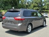 Used 2017 Toyota Sienna LE image 4