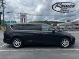 Used 2023 Chrysler Pacifica Touring-L image 4
