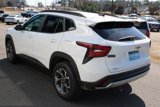 Certified 2025 Chevrolet Trax LT w/ Driver Confidence Package image 4