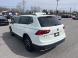 Used 2021 Volkswagen Tiguan SE w/ Panoramic Sunroof Package image 5