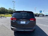 Used 2020 Chrysler Pacifica Touring image 4