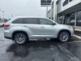Used 2018 Toyota Highlander XLE image 3