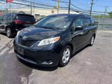 Used 2017 Toyota Sienna LE image 3