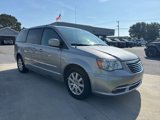 Used 2016 Chrysler Town & Country Touring image 4