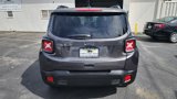Used 2018 Jeep Renegade Latitude image 4