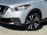 Used 2020 Nissan Kicks SV image 3