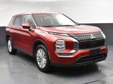 Used 2023 Mitsubishi Outlander ES image 2