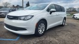 Used 2017 Chrysler Pacifica Touring image 5
